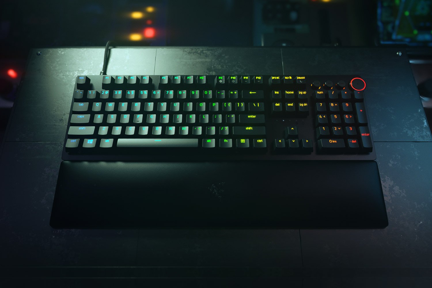 Cover Image 1 of Razer Huntsman V2 - Linear Optical Switch - US